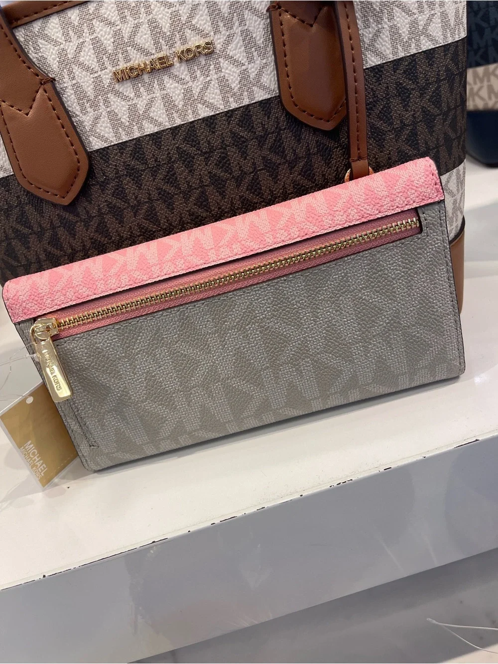 Michael Kors Jet Set Travl Signature Logo Tri-Fold Wallet Trifold  Carnation NWT